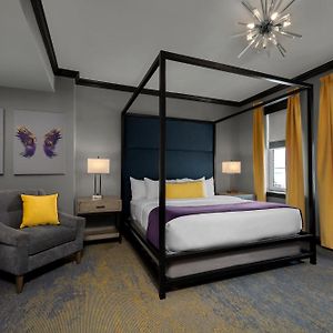 One-Bedroom King Suite Non-Smoking